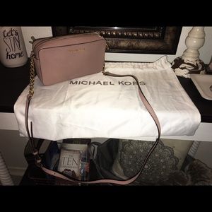 Mk Jet Set Medium Crossbody - Baby Pink